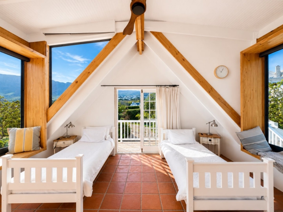 To Let 2 Bedroom Property for Rent in Crofters Valley Western Cape